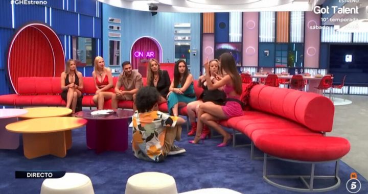 UN BESO DE PELÍCULA (DE TERROR), AMISTADES ROTAS Y UNA SALVACIÓN