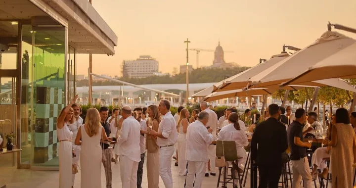 LA TERRAZA MÁS GOURMET DEL VERANO EN MÁLAGA: BOCADOS CON ALMA Y BURBUJAS DE LUJO