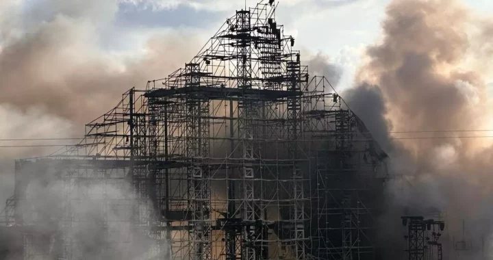 SE QUEMA EL ESCENARIO PRINCIPAL DE TOMORROWLAND A HORAS DEL INICIO