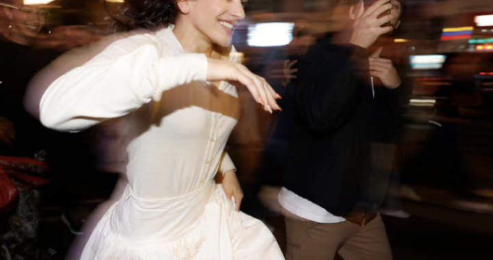 EL AYUNTAMIENTO DE MADRID SANCIONA A ROSALÍA POR SU EVENTO SORPRESA EN CALLAO