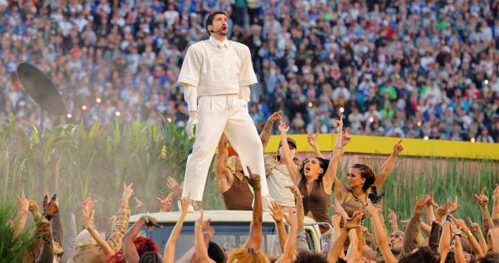 ¿POR QUÉ LA ACTUACIÓN DE BAD BUNNY EN LA SUPER BOWL ES UN MOMENTO HISTÓRICO?