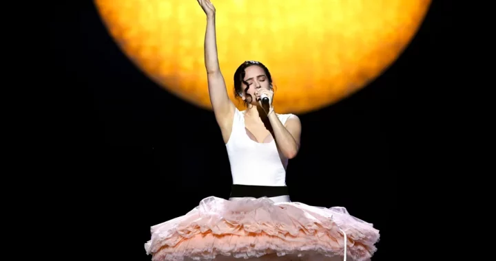 ROSALÍA CANCELA SU CONCIERTO EN MILÁN